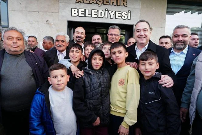 Alaşehirliler Büyükşehir’in İftar Sofrasında Buluştu (1)