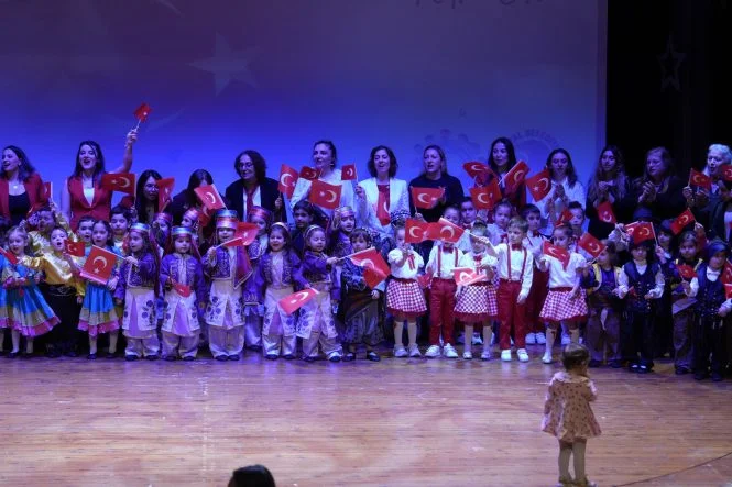 KARTAL BELEDİYESİ KREŞLERİNDE 23 NİSAN GURURU (9)