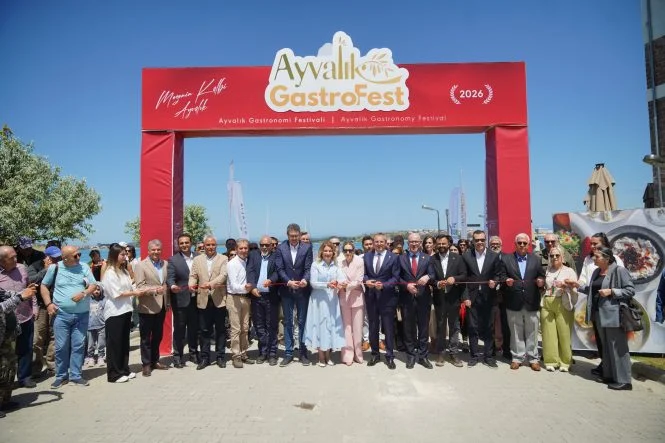 AYVALIK GASTROFEST COŞKULU BAŞLADI (1)